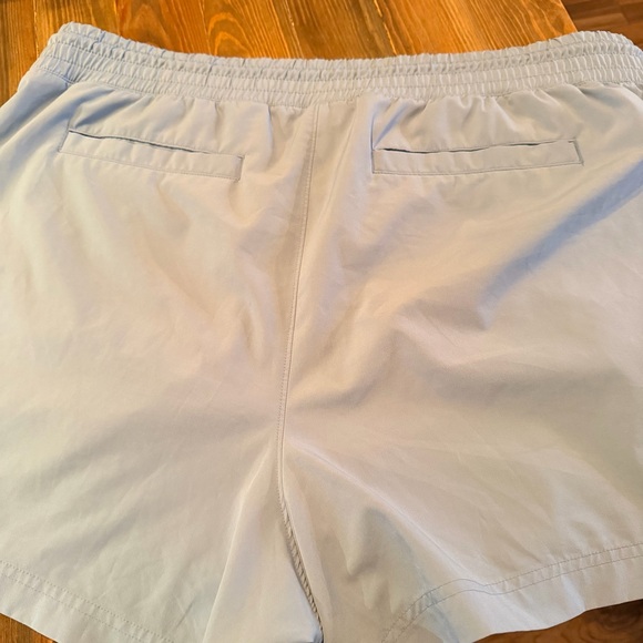 Old Navy Tech Stretch Activewear Shorts - Picture 5 of 5
